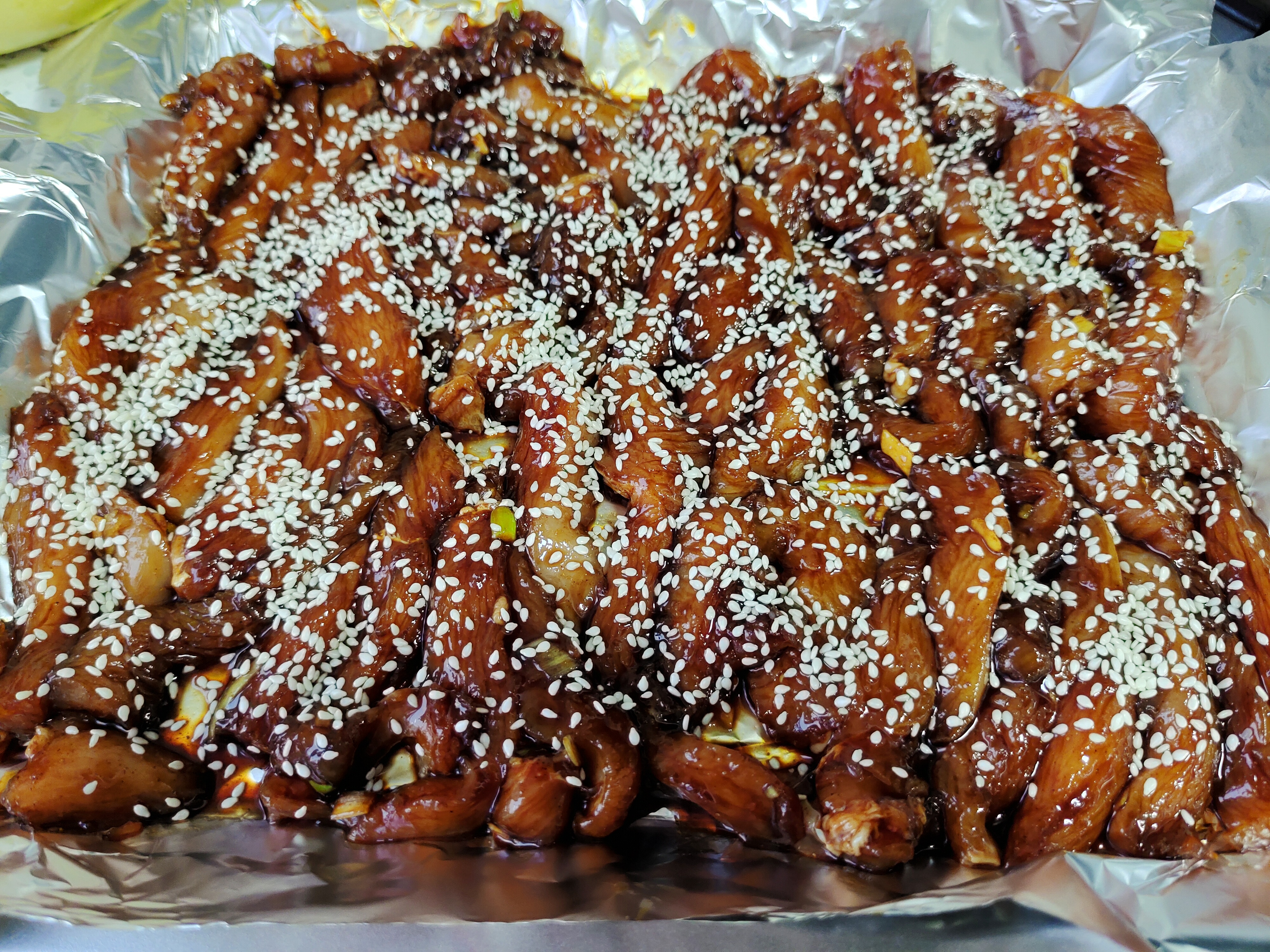 鸡胸肉在酱油里泡1个小时,比牛肉干还解馋,劲道又拉丝,太简单