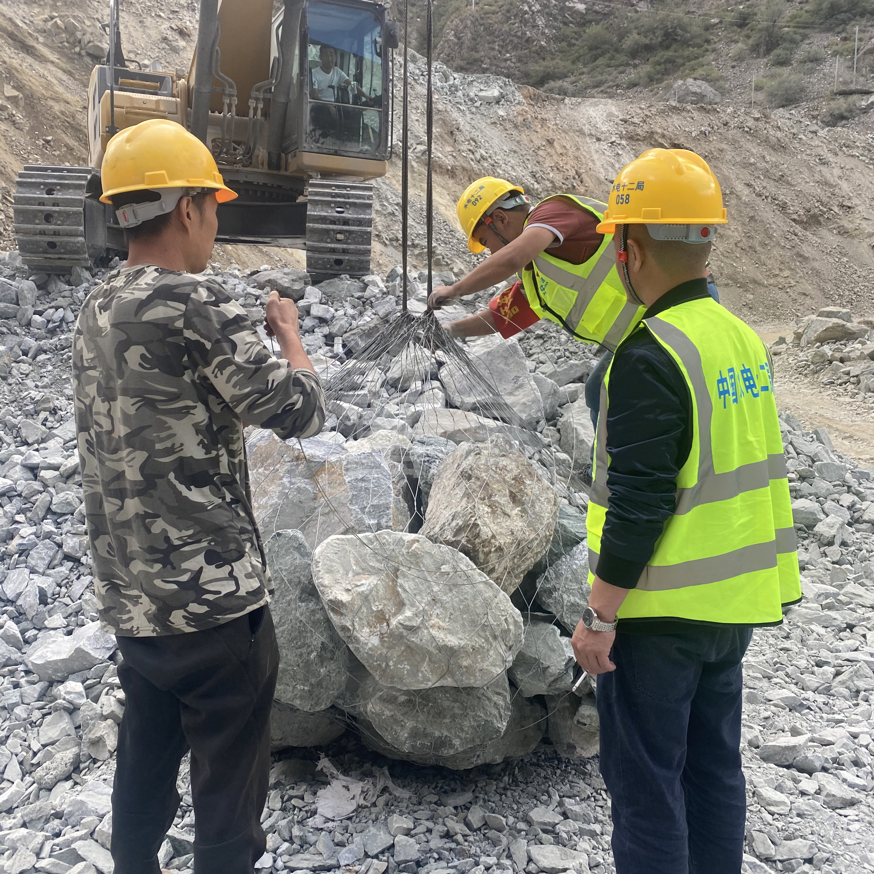 合金钢丝网兜有哪些特性和应用?