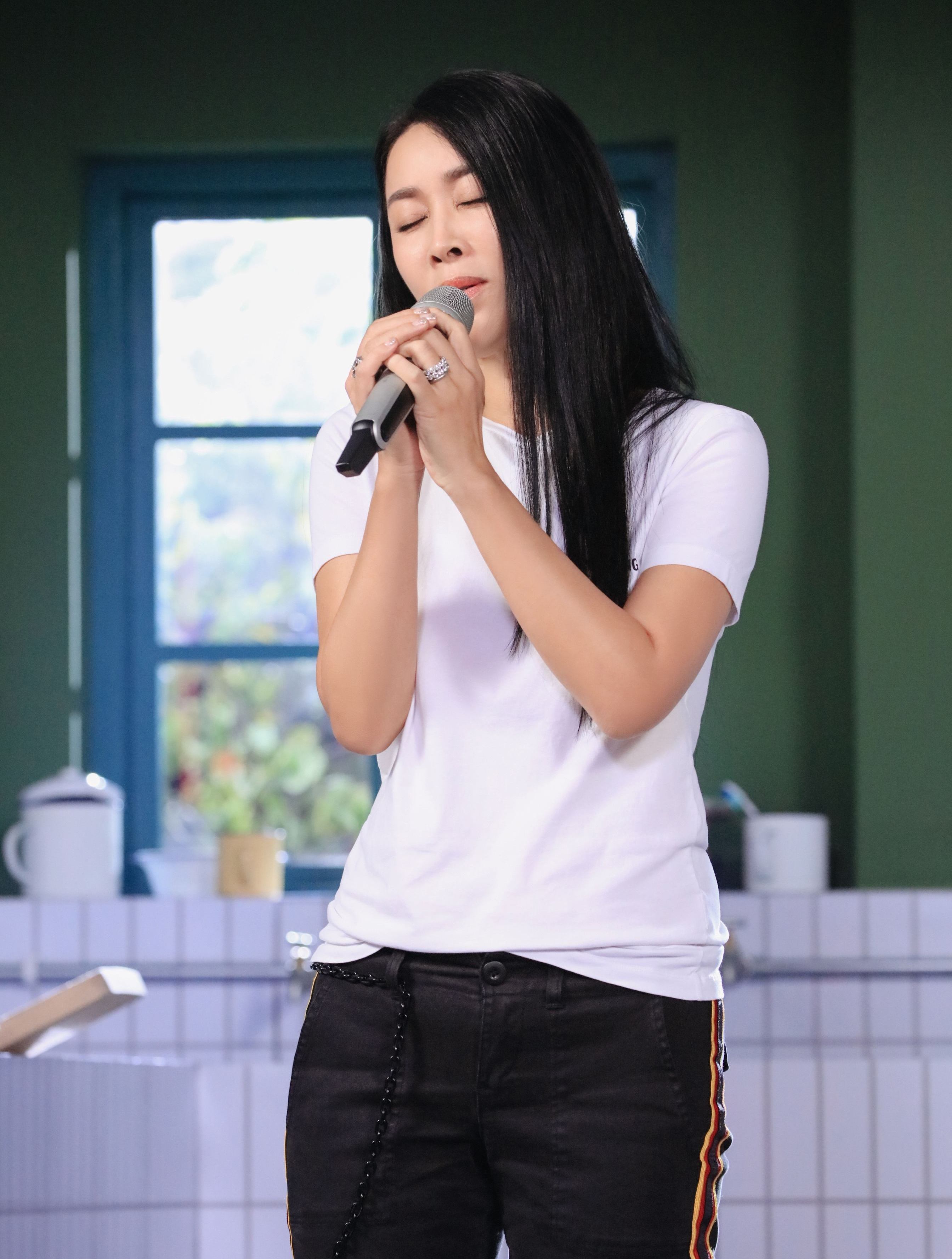 那英:凭借模仿苏芮走红,公开挑衅刀郎,错过周深毁姚贝娜梦想5-度小视