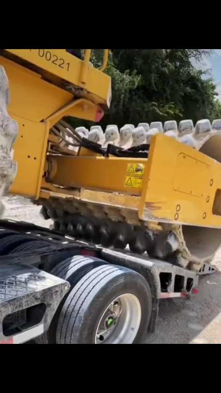 羊角碾工程机械压路机压实机工程机械设备-度小视