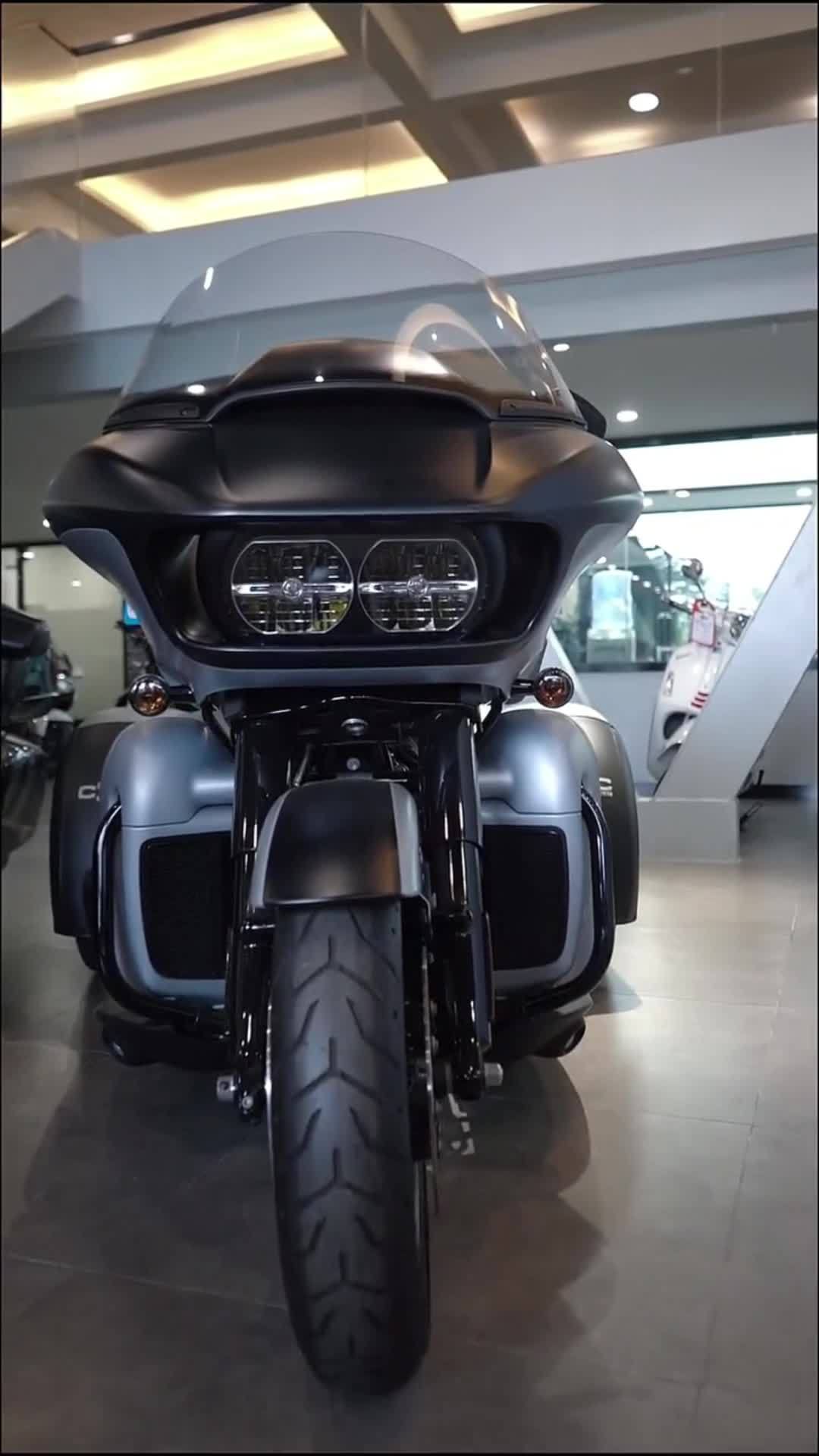 最贵的车哈雷triglide正三轮-度小视