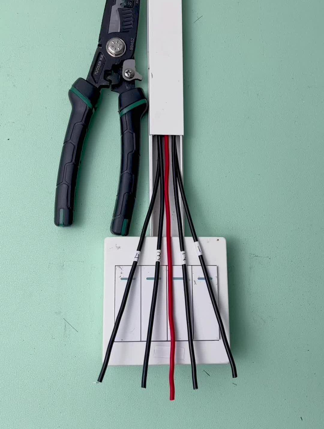 四开单控接线 高性能实用工具 零基础学电工 水电工 安全用电-度小视