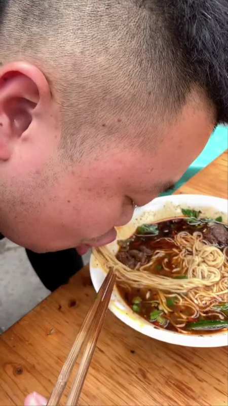 火锅车手带我吃重庆牛肉面成都话专业12级-度小视