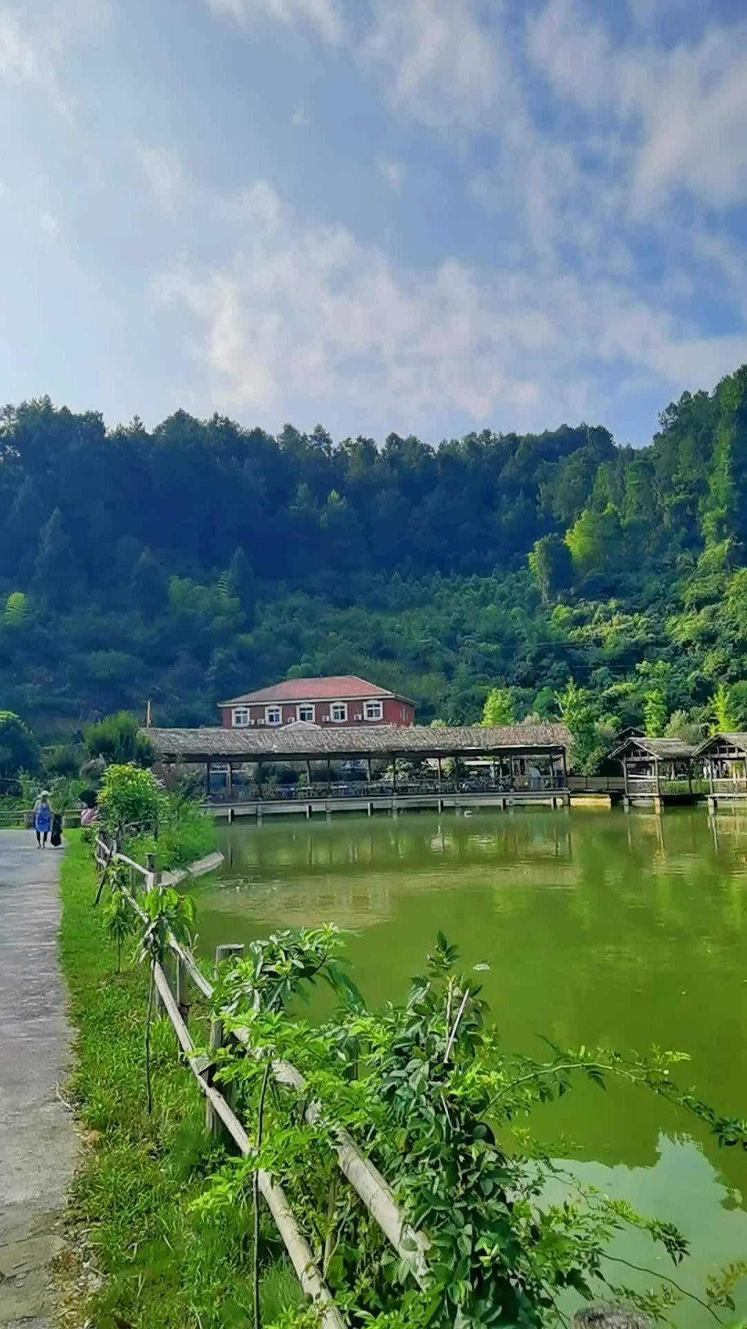 重庆懒懒山谷,8月6日第22届庄主总裁班在此开启!农场民宿露营-度小视