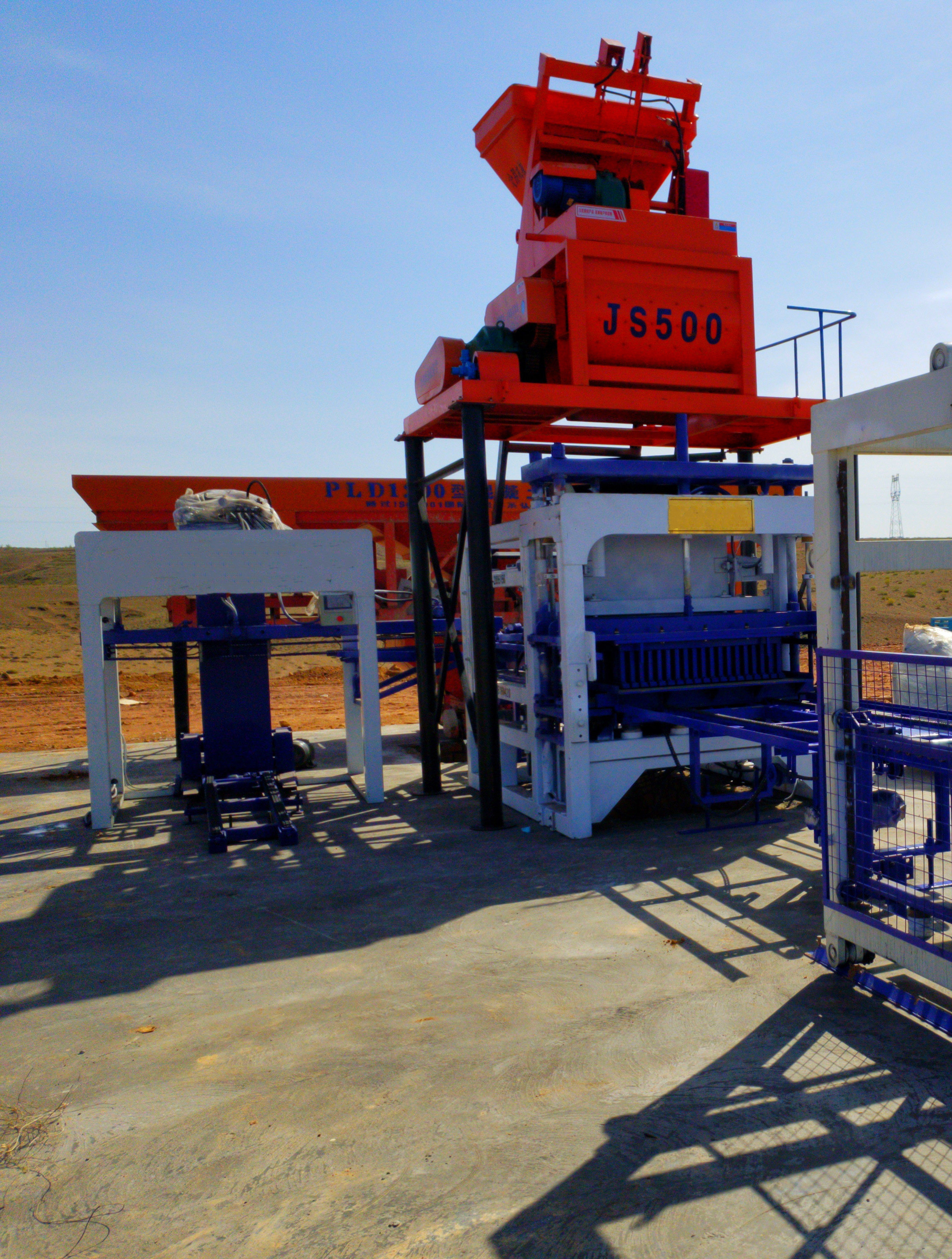 天时砖机 源头厂家 多功能制砖机 透水砖机 护坡砖机设备