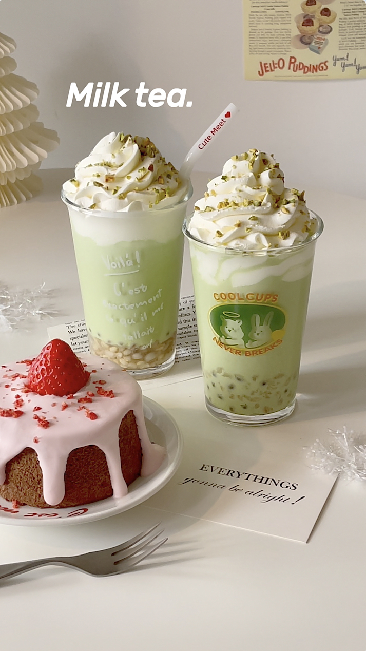 新年快乐奶茶开心果雪顶奶茶喝完很开心