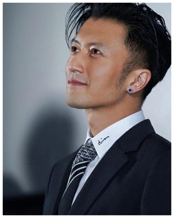 谢霆锋宣布喜讯全网沸腾终于等到了这一天恭喜啊