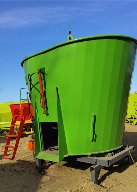 大型tmr饲料搅拌机