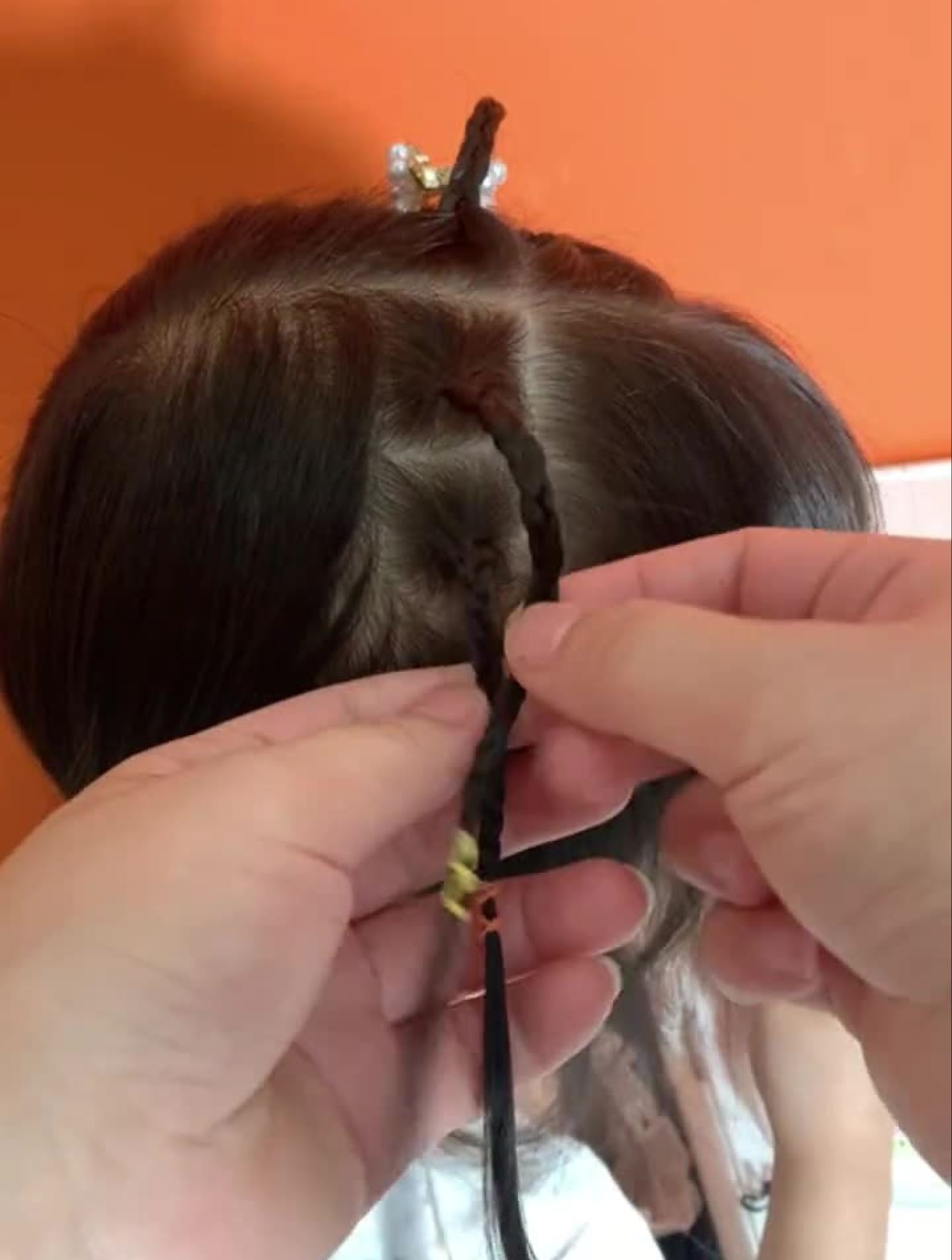 萌萌哒猫咪发型,小女孩扎上甜美可人