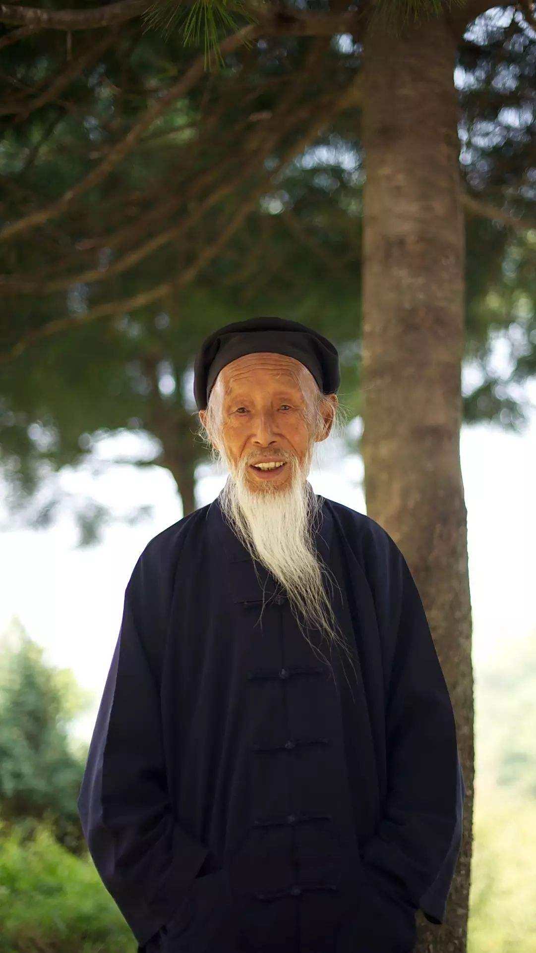 张至顺道长18岁想收徒把自己害苦了-度小视