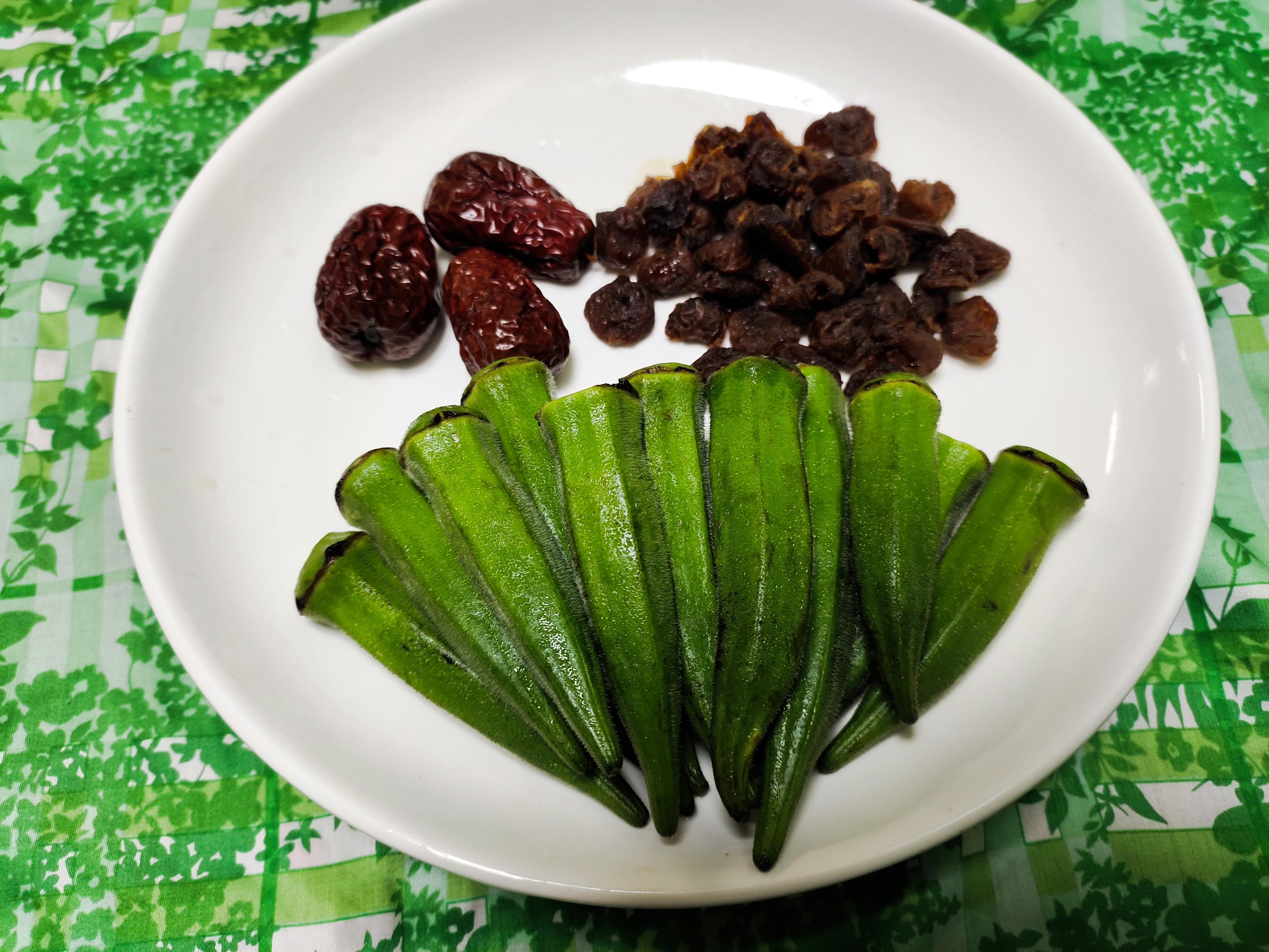 关德财老师教做素菜 秋葵龙眼汤