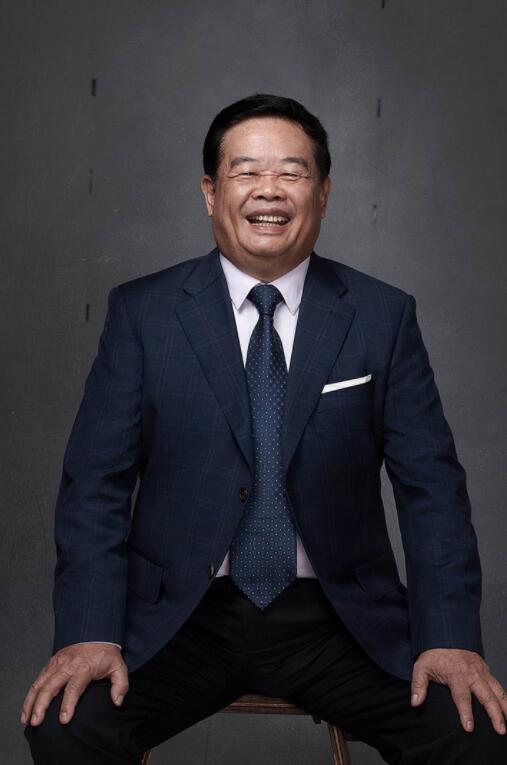 曹德旺年轻时我所遭遇的挫折几乎把这辈子的眼泪都流干了