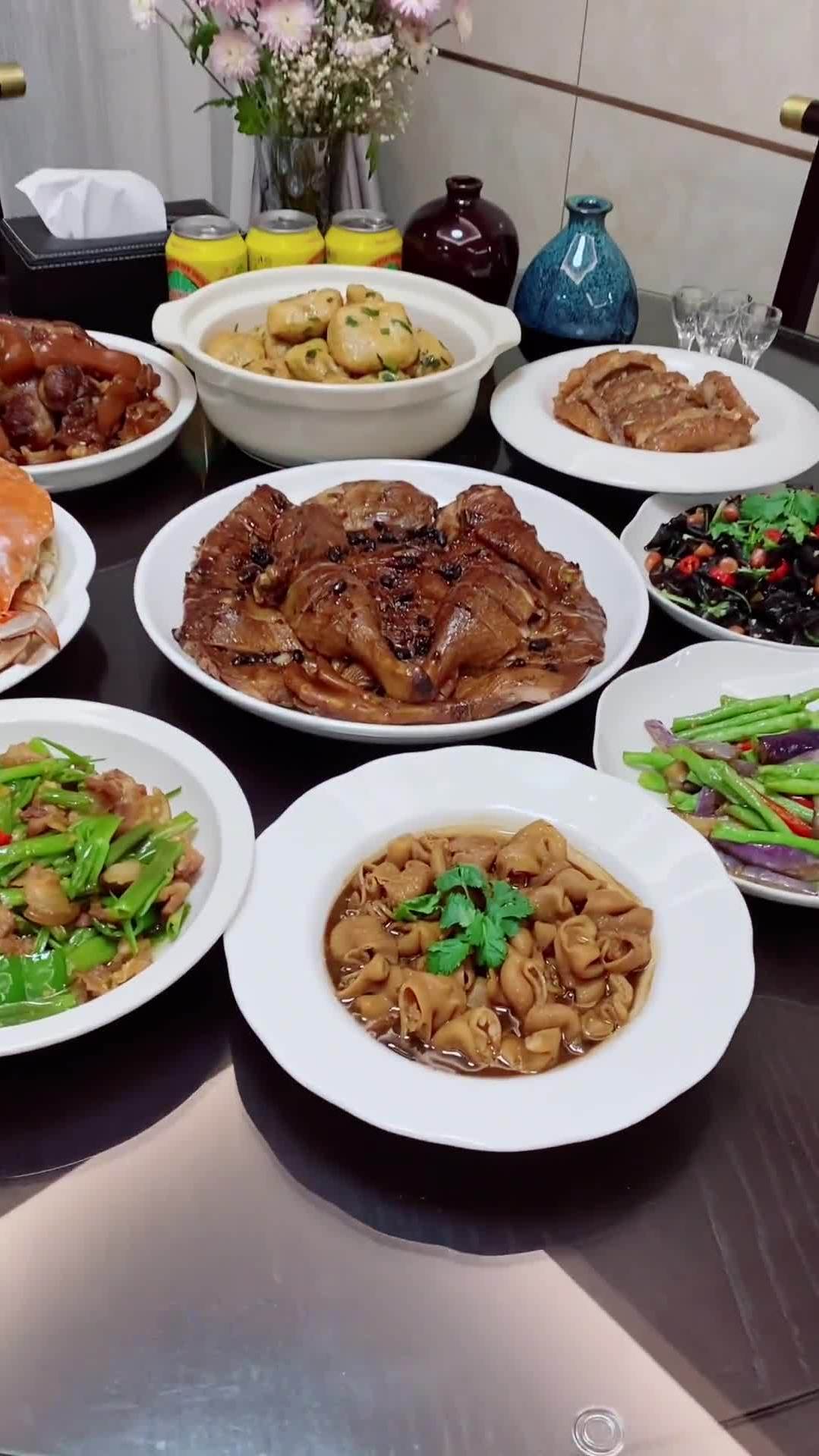 朋友来家里吃饭,忙了几个小时,做了几个家常小菜-度小视