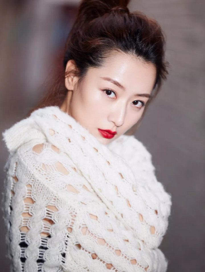 白冰有多美?被杨受成力捧,成龙钦点女主角2-度小视