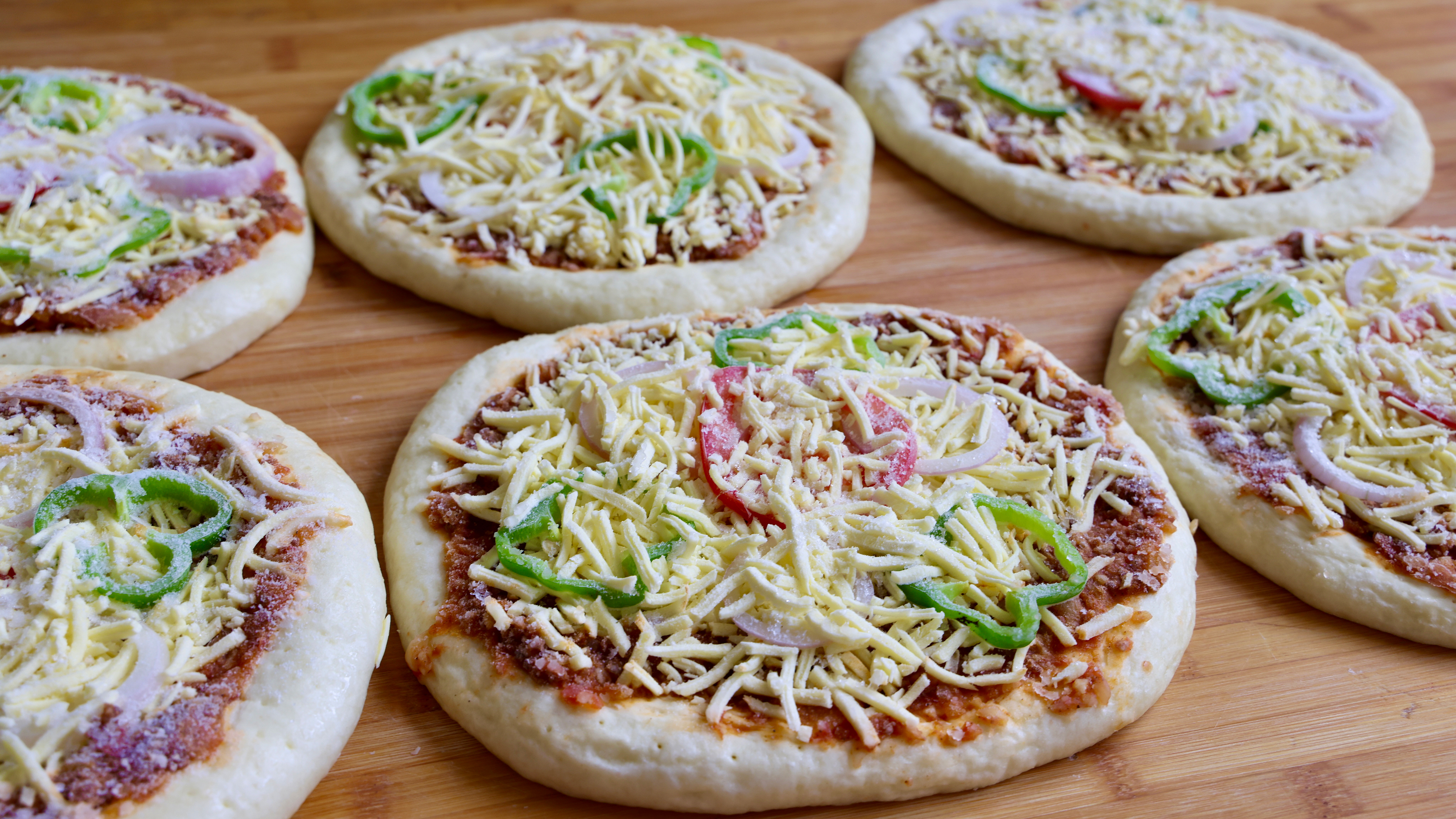 想吃披萨又怕麻烦，教你一次多做点，随吃随烤，特别方便