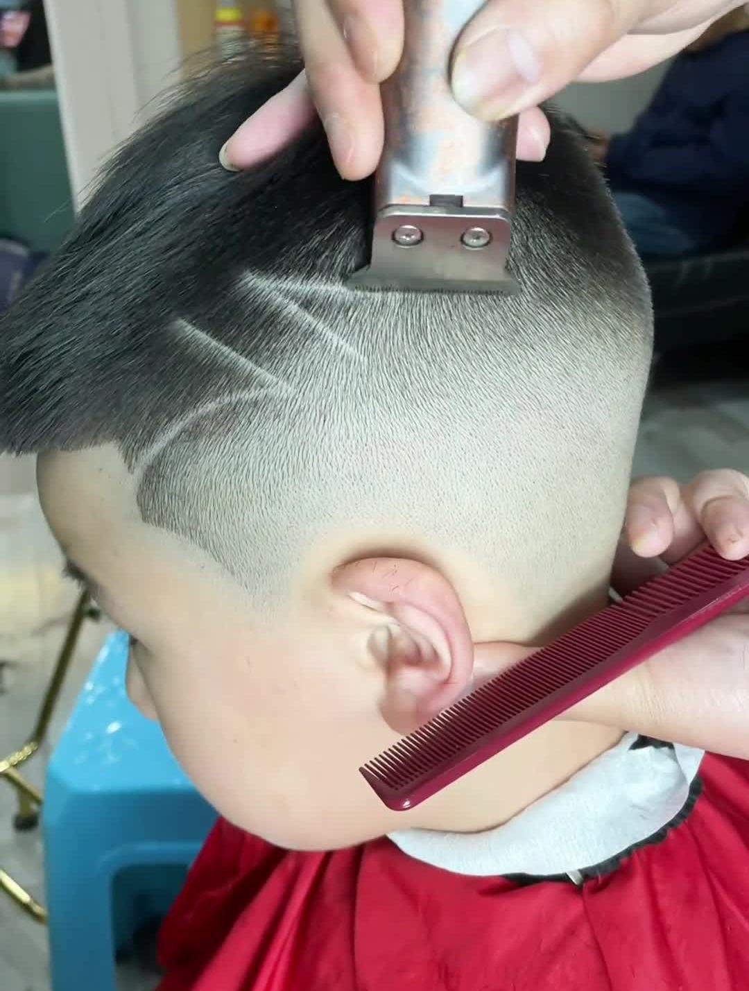 儿童发型短发刻痕图片