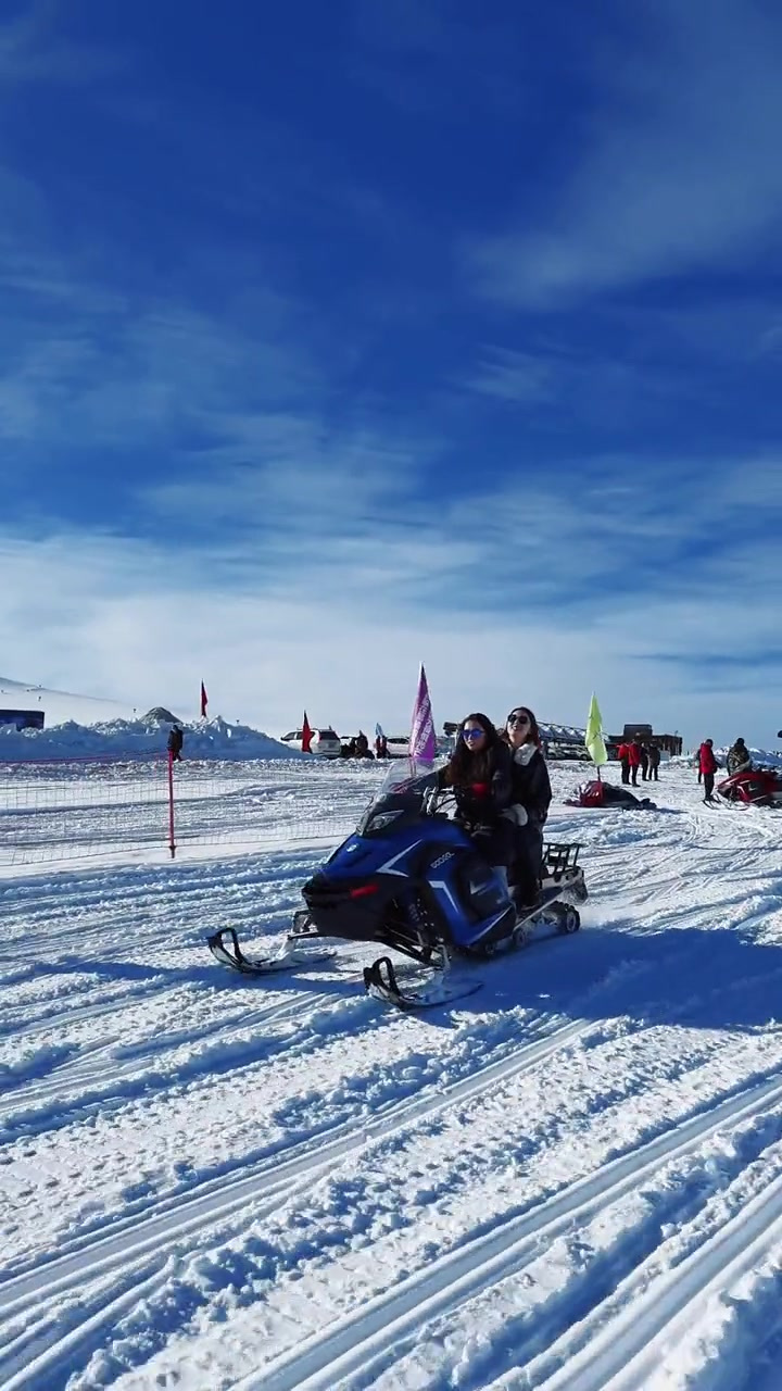 喀拉峻国际生态旅游区戏雪园-度小视