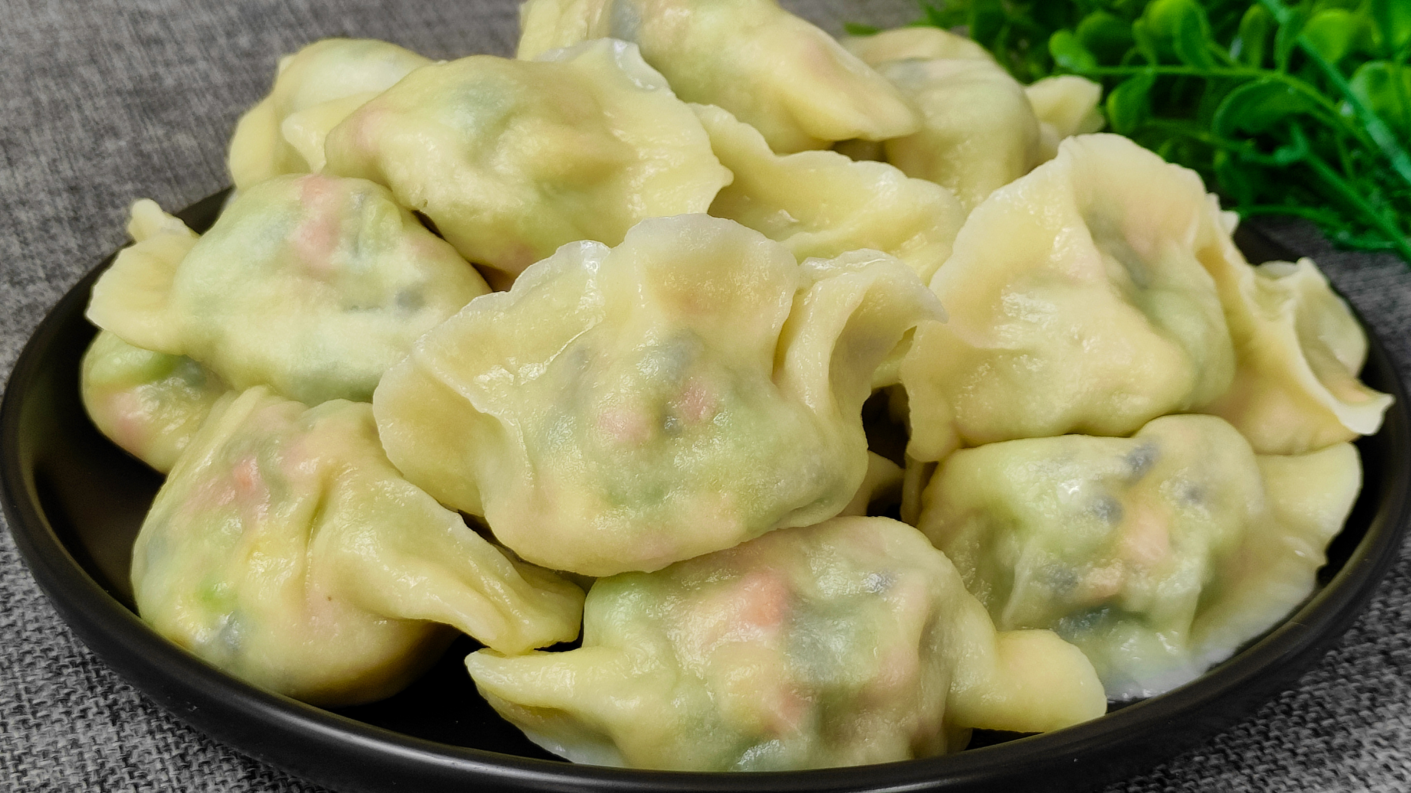 夏天多吃这素馅饺子,不放鸡蛋不放肉,清新爽口,比肉馅饺子还香
