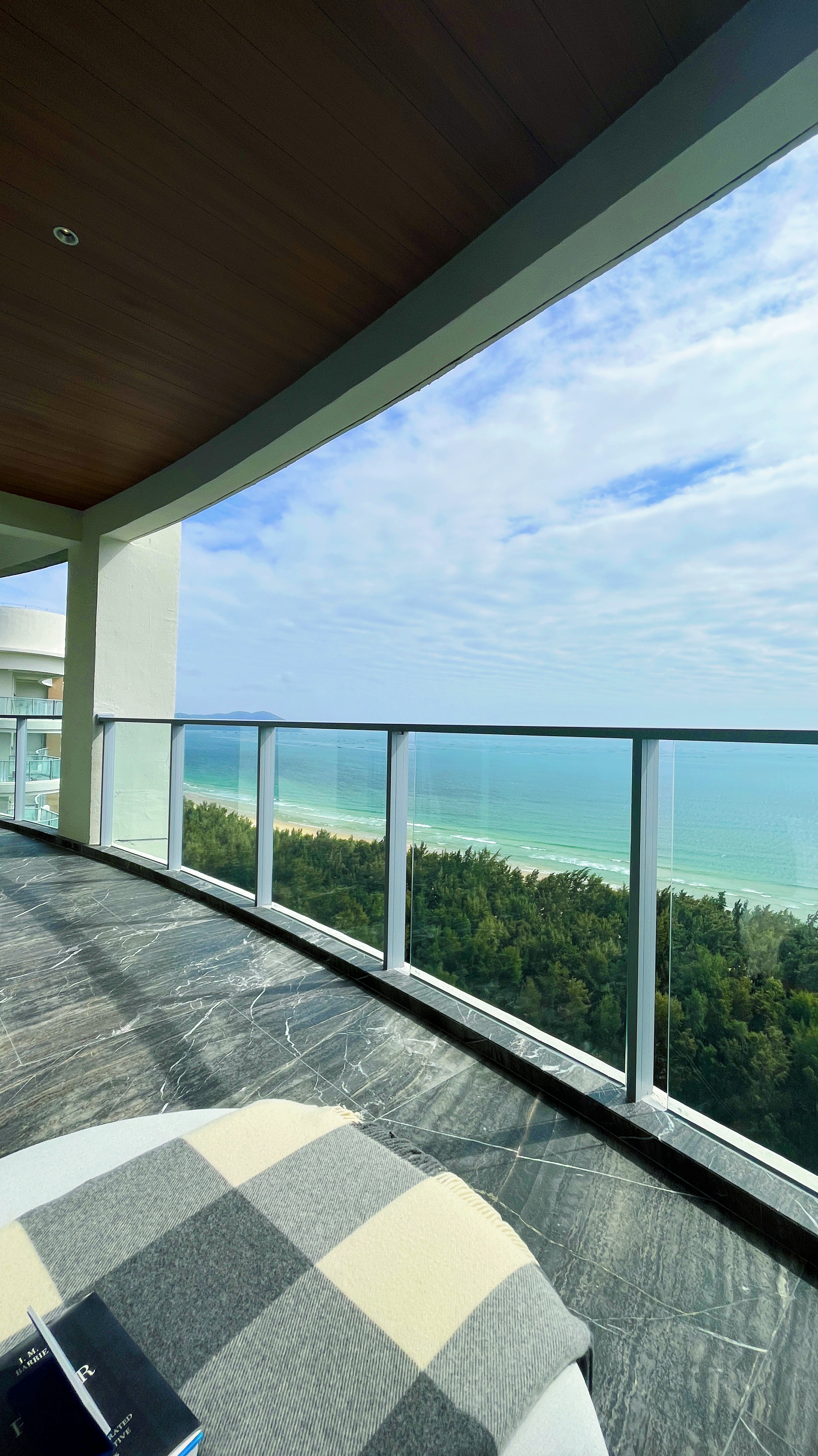 海南清水湾超一线海景房,大海沙滩近在咫尺,竟然还有空中泳池