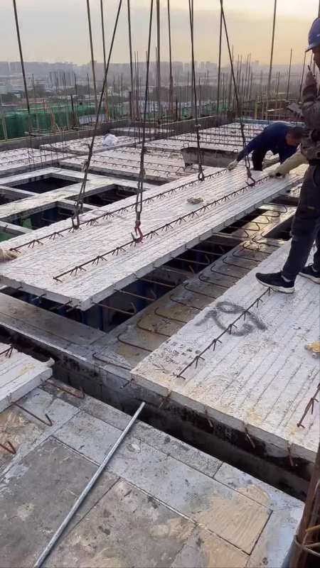 模块建房钢筋工叠合板预制板安装-度小视
