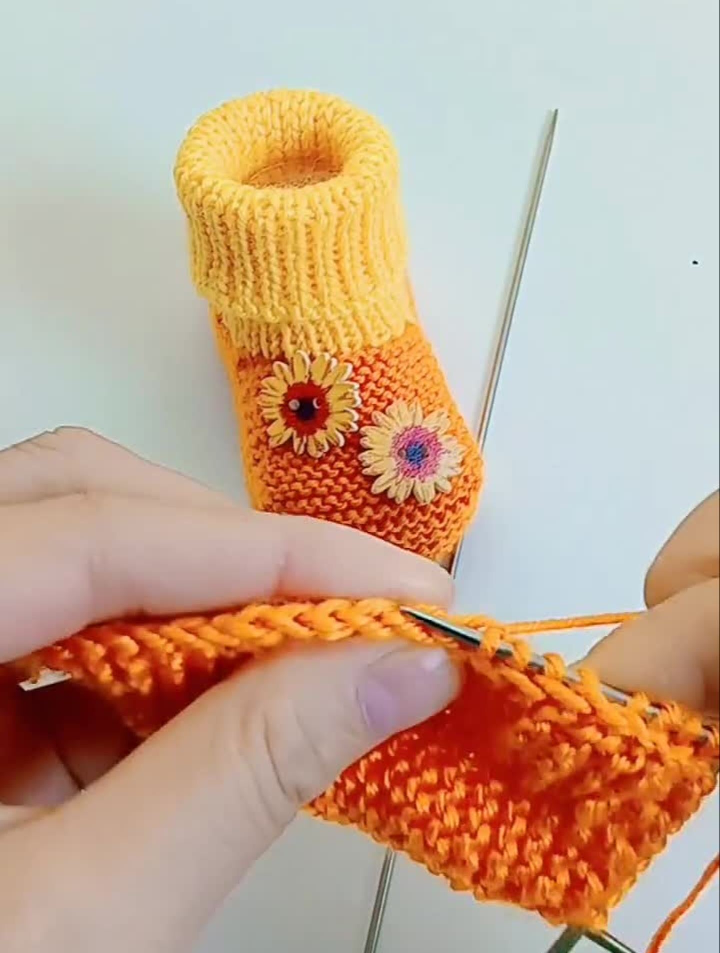 手工毛线编织我的手工作品宝宝的鞋袜