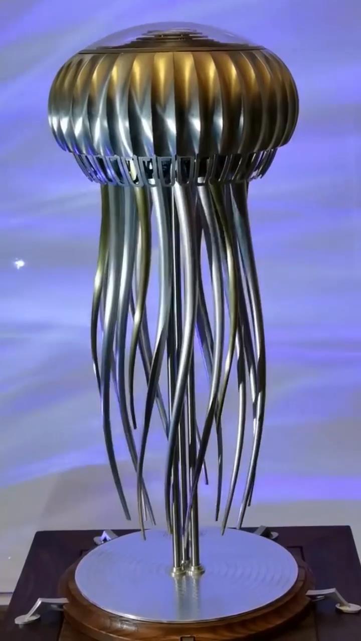 机械之美:生动的动态机械水母