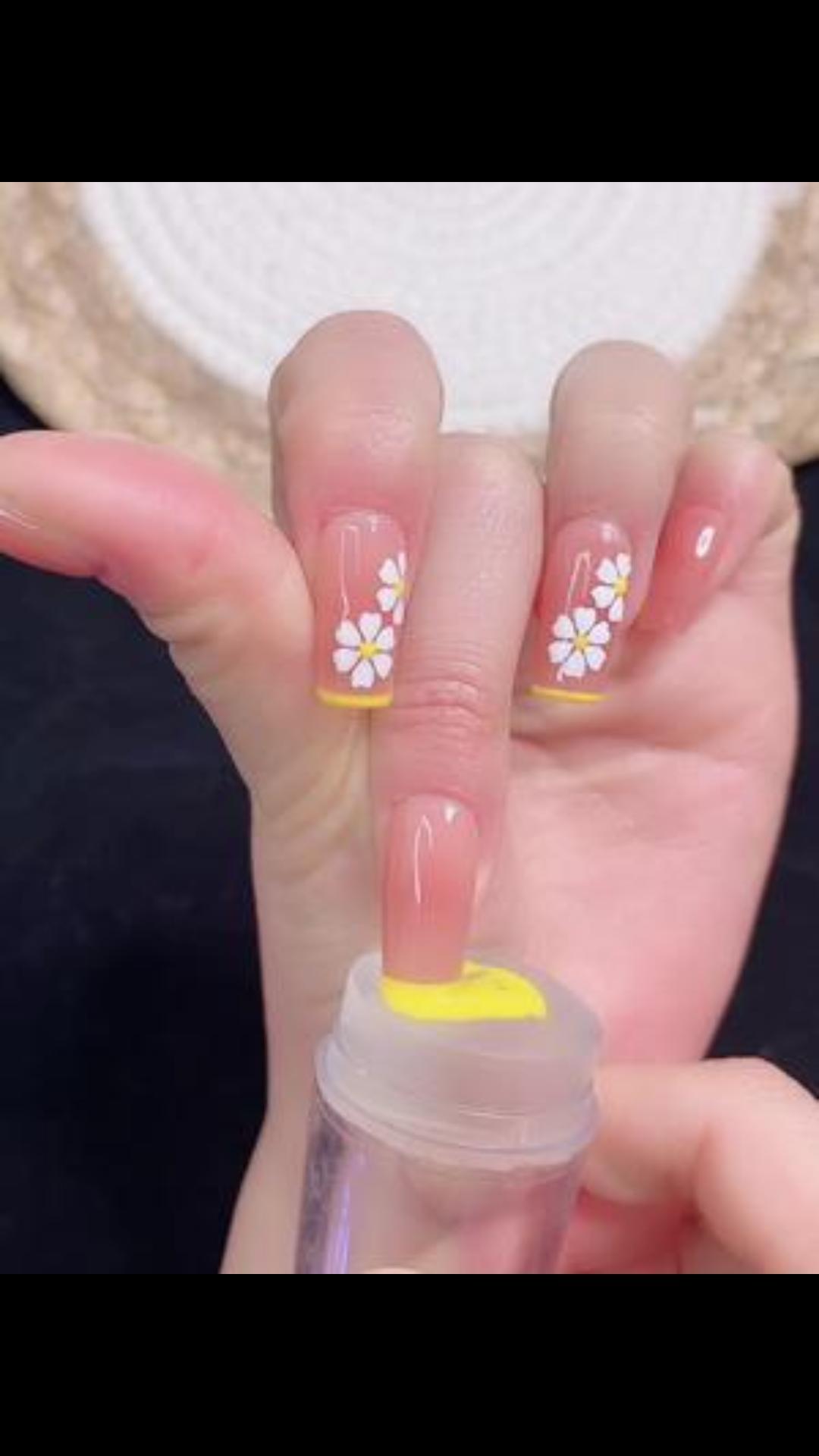 法式五瓣花美甲这样做太简单了