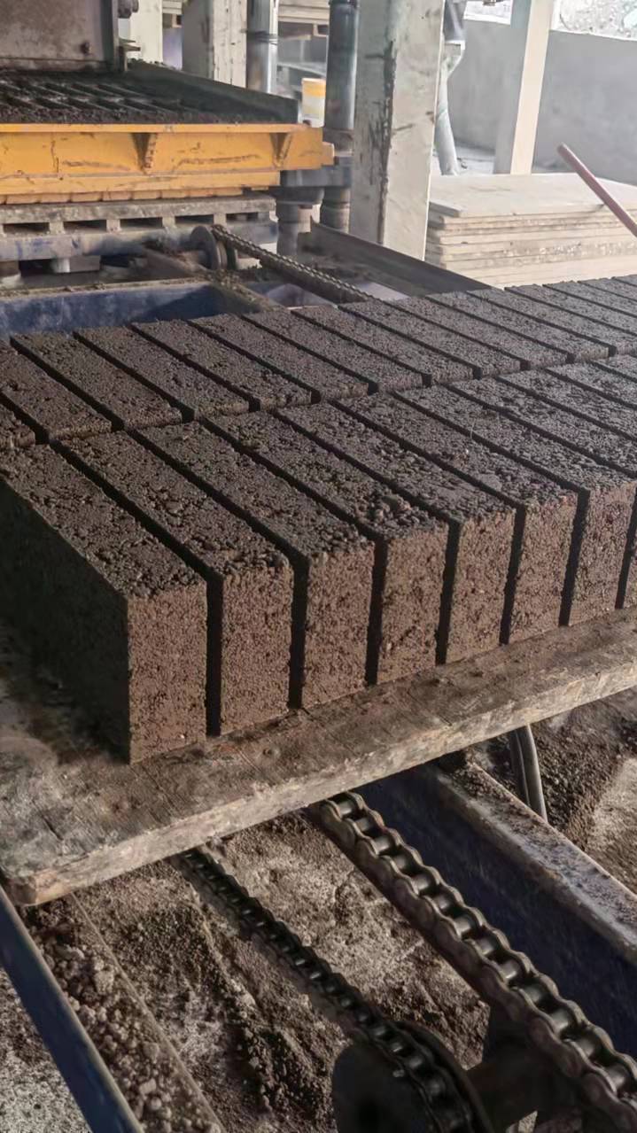 水泥砖机压制型砖机标准水泥砖机面包砖制砖机多功能砖机