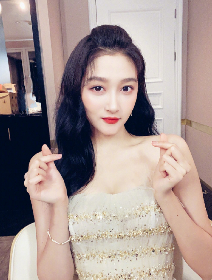 内娱一嫂关晓彤:对马思纯下狠手,做顶流女友压力有多大?1-度小视