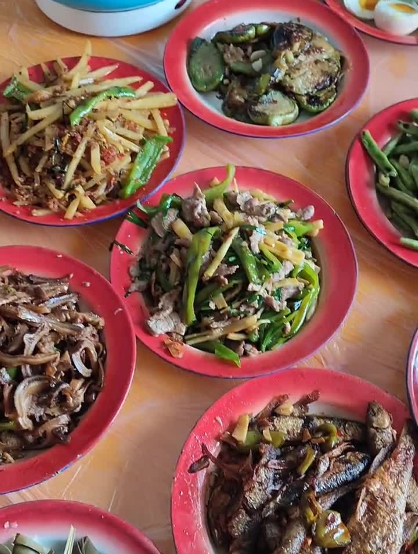 这是湖北农村吃饭的场景,你见过吗?你是哪里人?