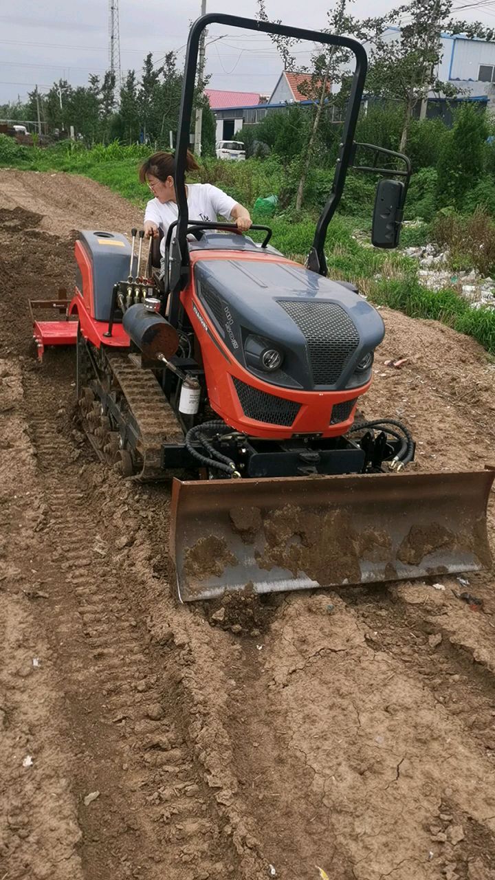 农夫履带拖拉机100马力图片