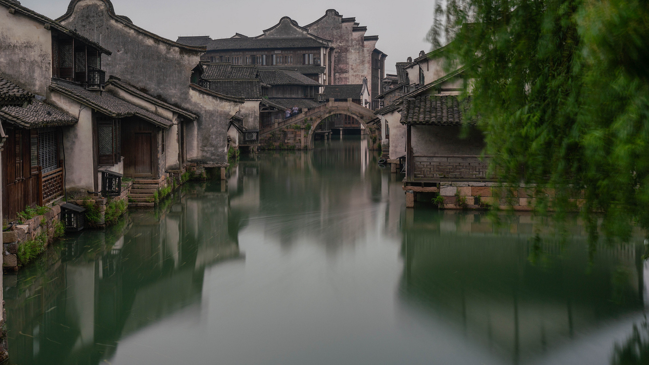 探访江南水乡的诗与远方,品味乌镇时光的柔软与美好!  乌镇,这个美丽