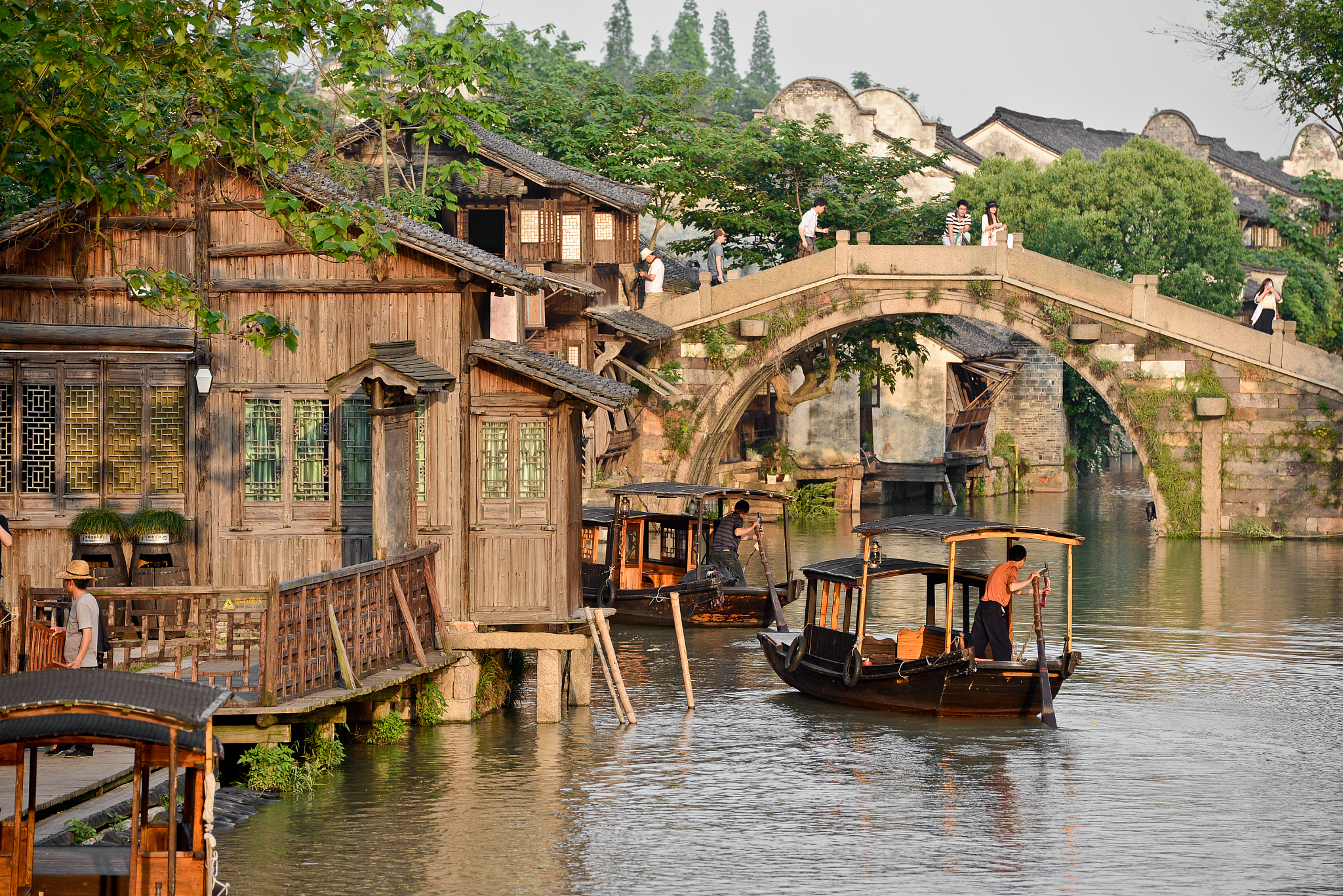 杭州附近旅游景点有哪些景点(杭州附近旅游景点有哪些景点介绍)