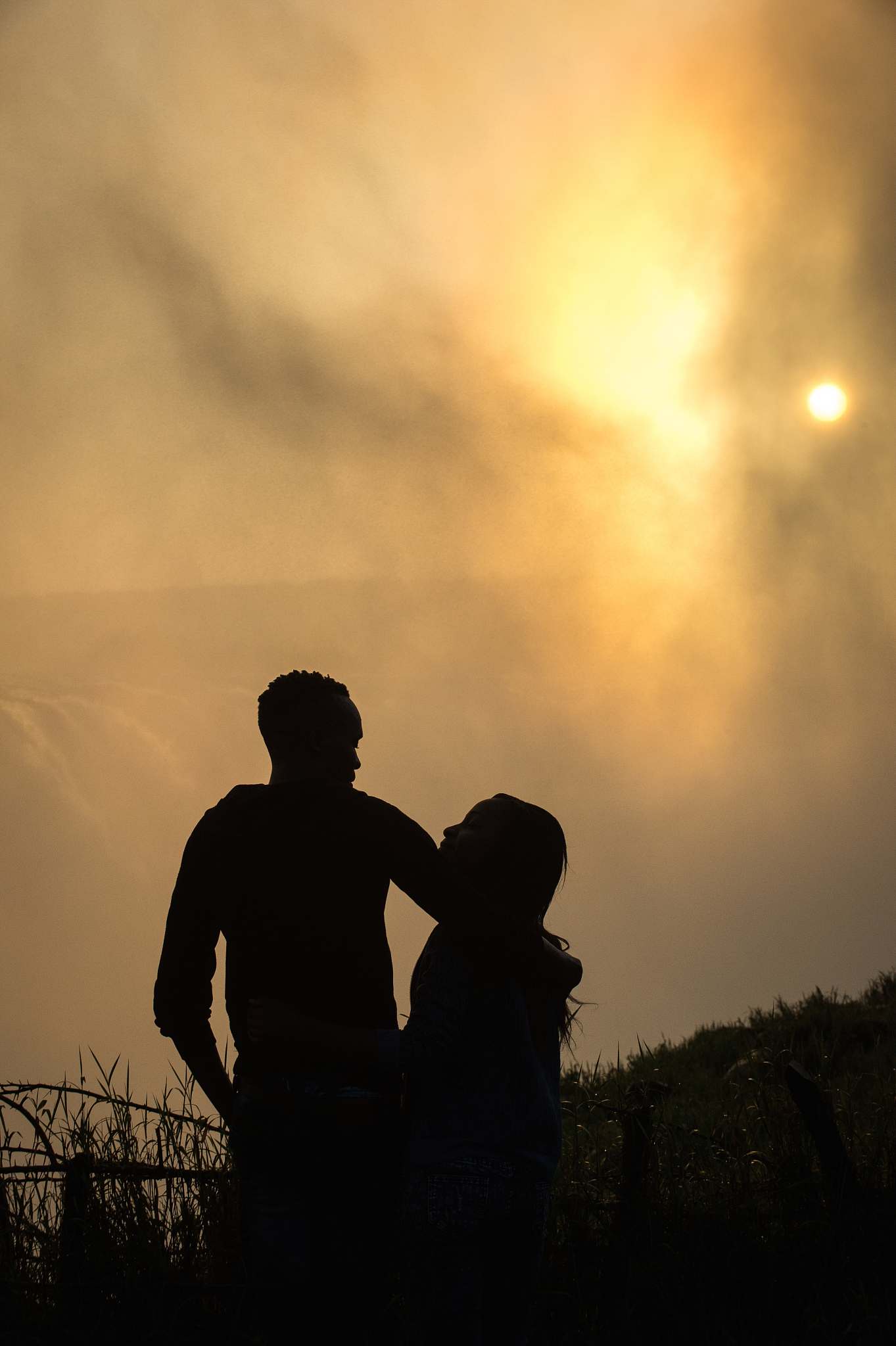 这其中,与异性的相处尤为微妙和复杂