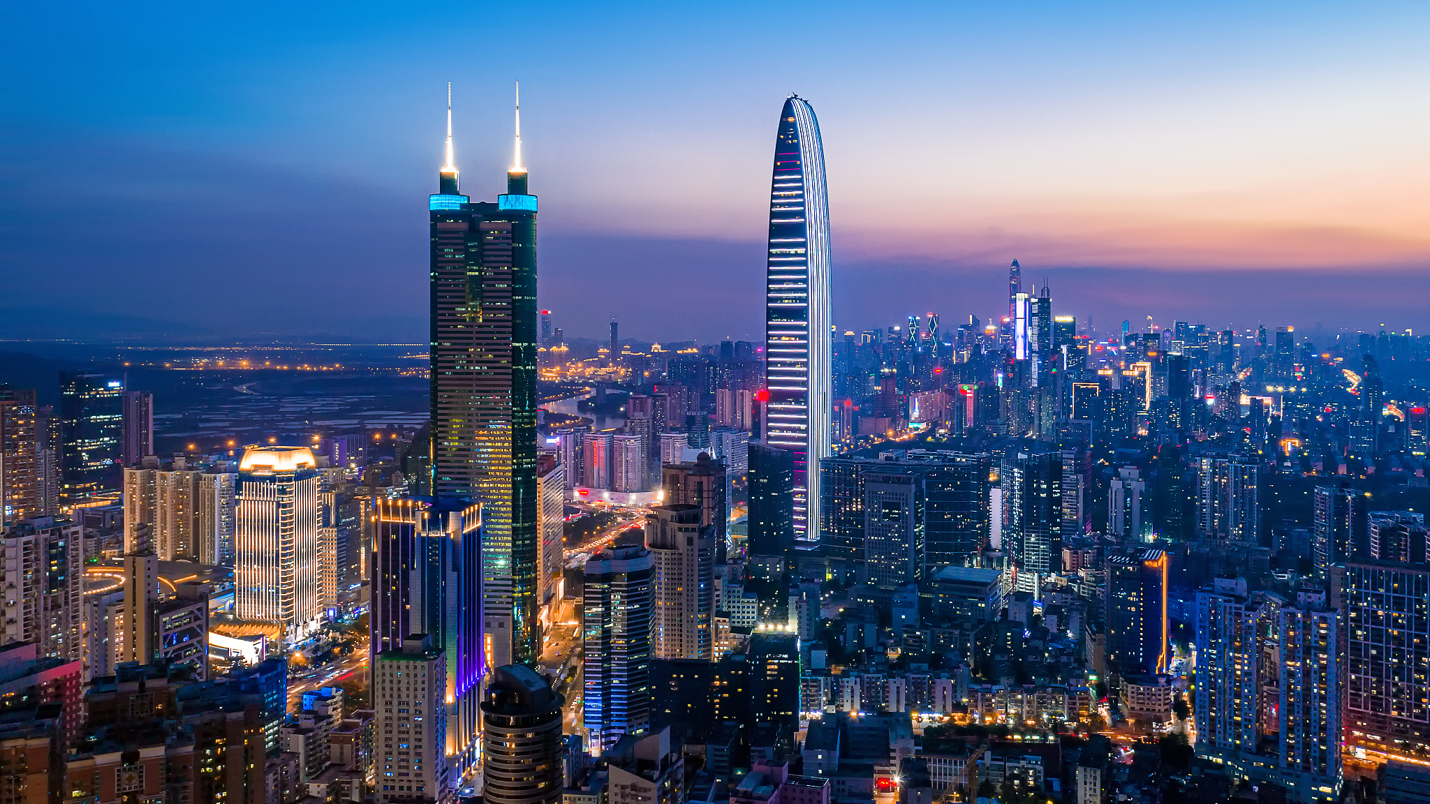 深圳之旅,我漫步在摩天大楼间,俯瞰城市的繁华.