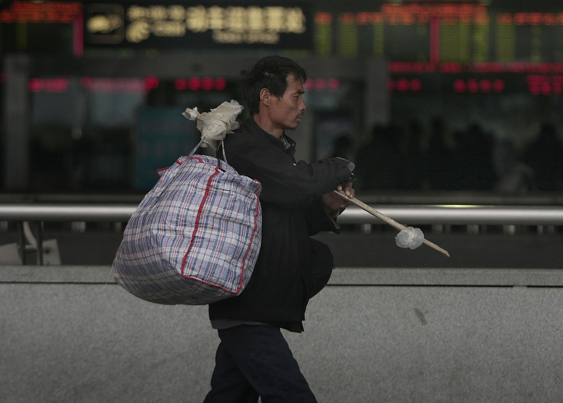 在旅途中,我见证了打工人坚韧不拔的精神