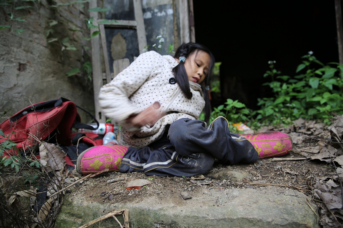 贫穷莫论理,矮小不劝架,人微言轻勿劝人