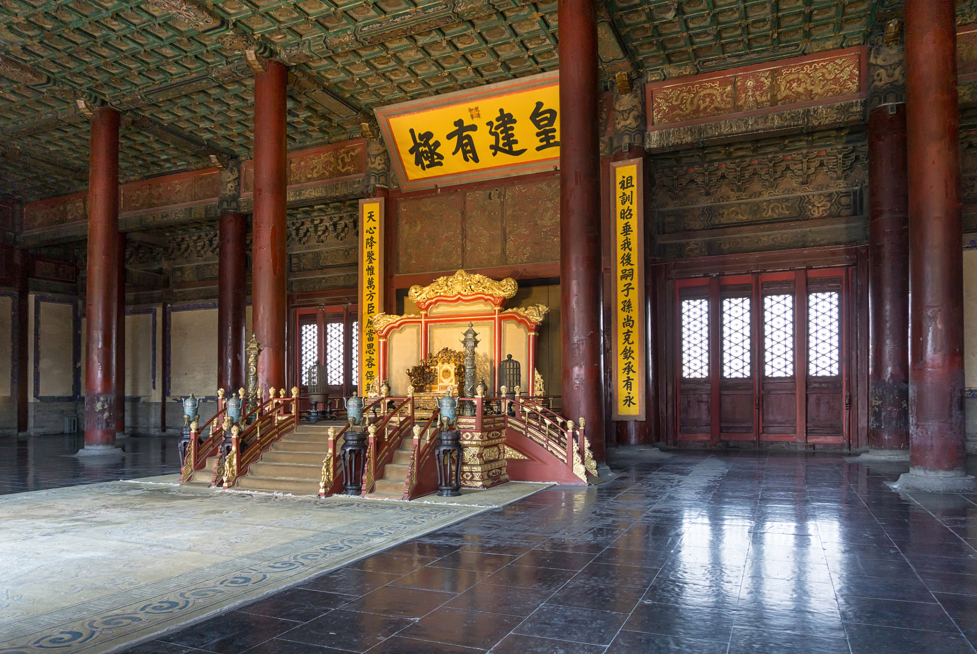 解密 金銮殿那些你不知道的秘密 金銮殿,位于中国北京市故宫博物院内