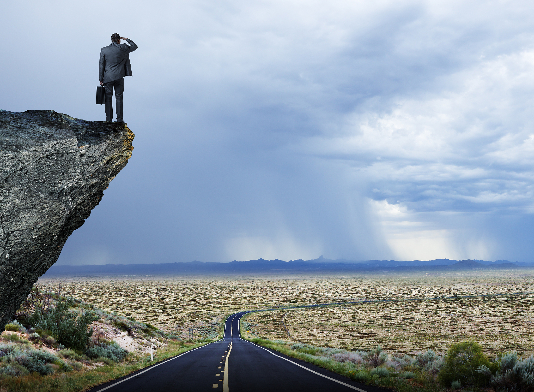"  人生一场旅途,人人都是过客,一路上经历过坎坷,艰难,曲折,也享