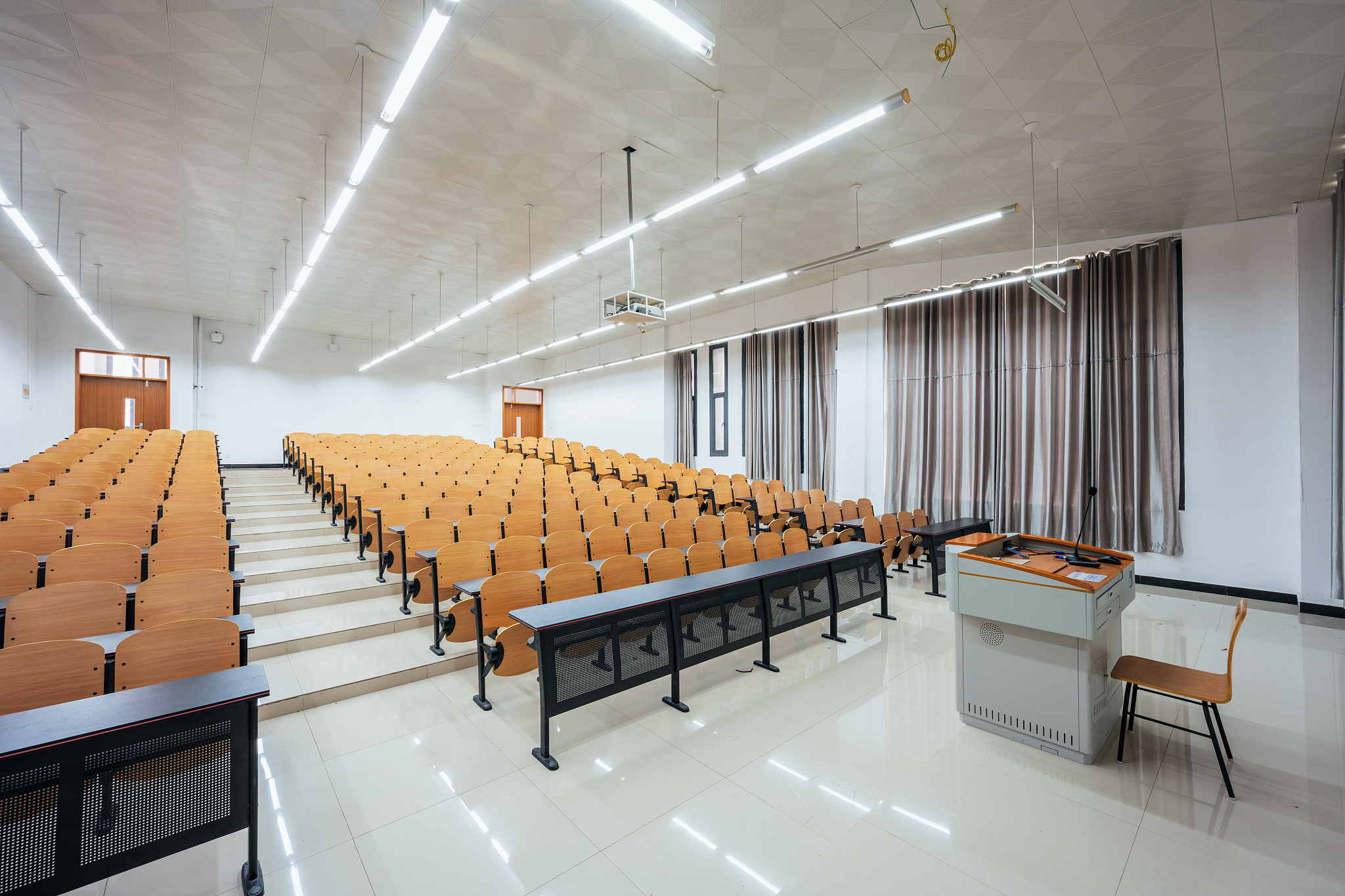 大学里优秀的人都有一些特征