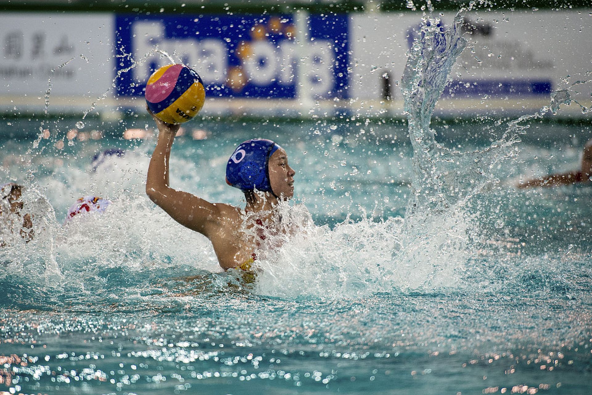 八年后,广西女子水球队再次夺冠,荣耀再现.