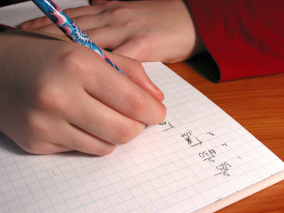 教育启航计划#左手写字与创造力的关系:研究表明,习惯用左手写字等怂