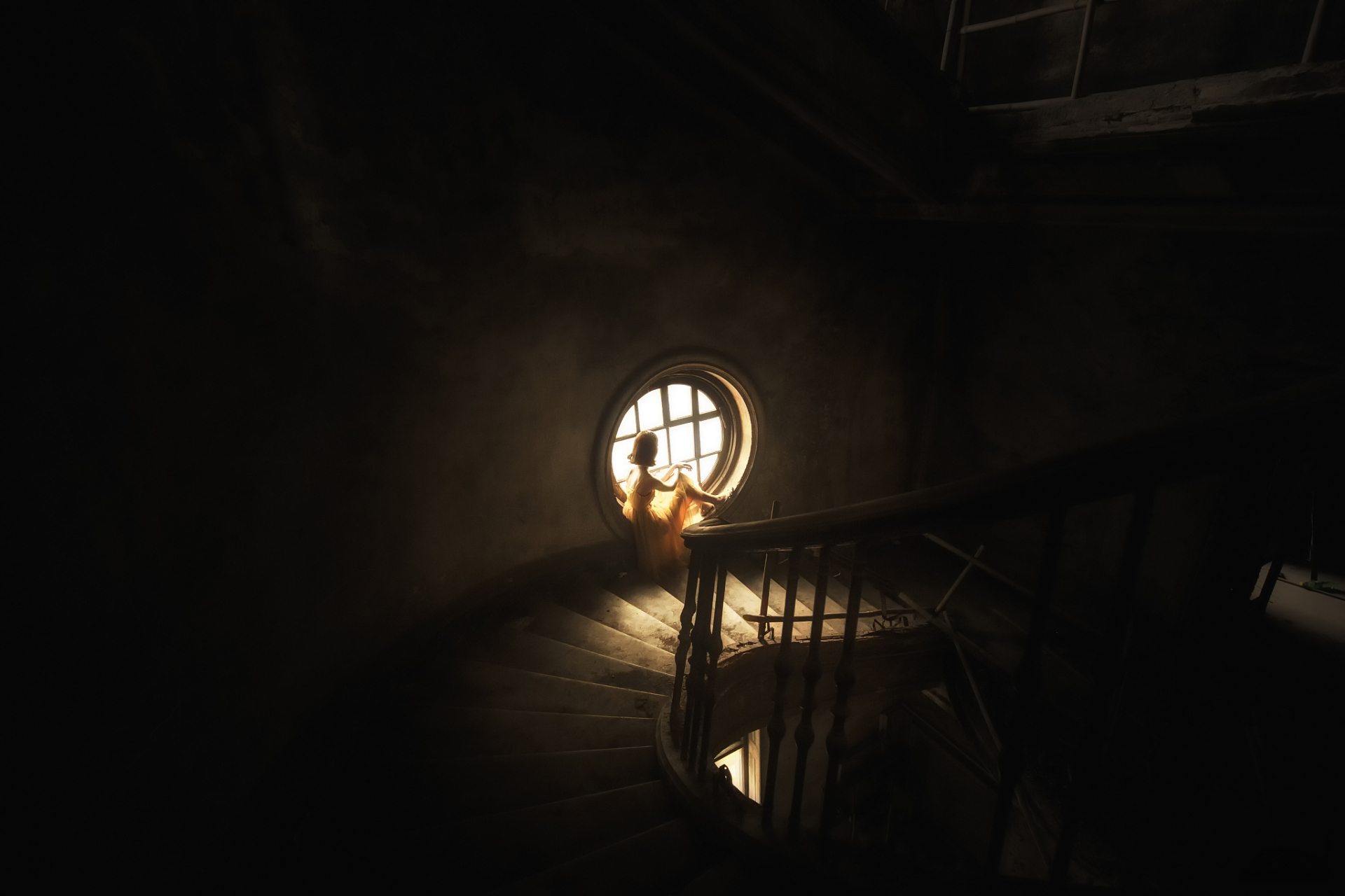 孤灯伴长夜, 独影思无涯. 寂寥心自问, 孤苦与谁话?