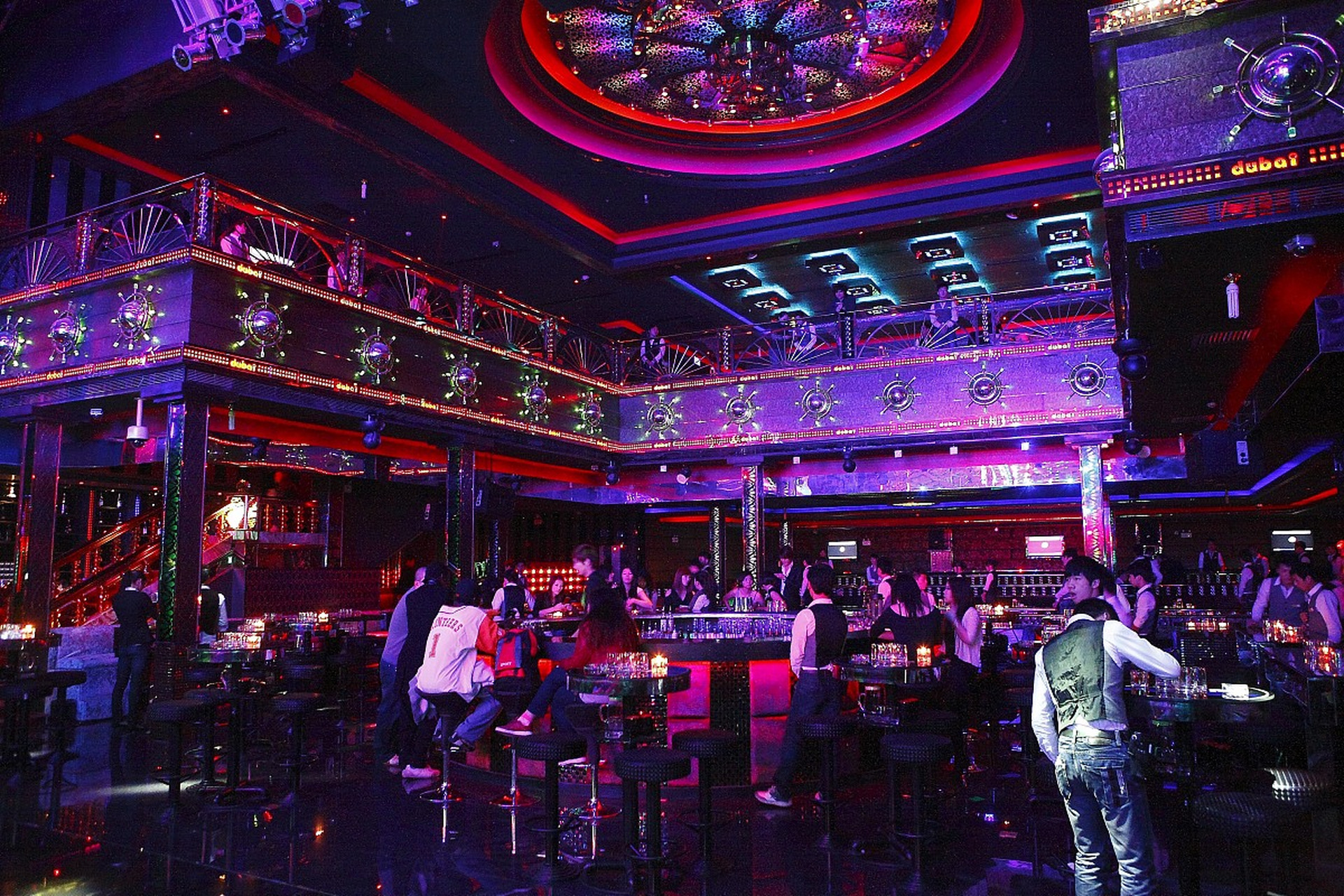 动态连更挑战#百乐门酒吧.  02在卡桑德拉.