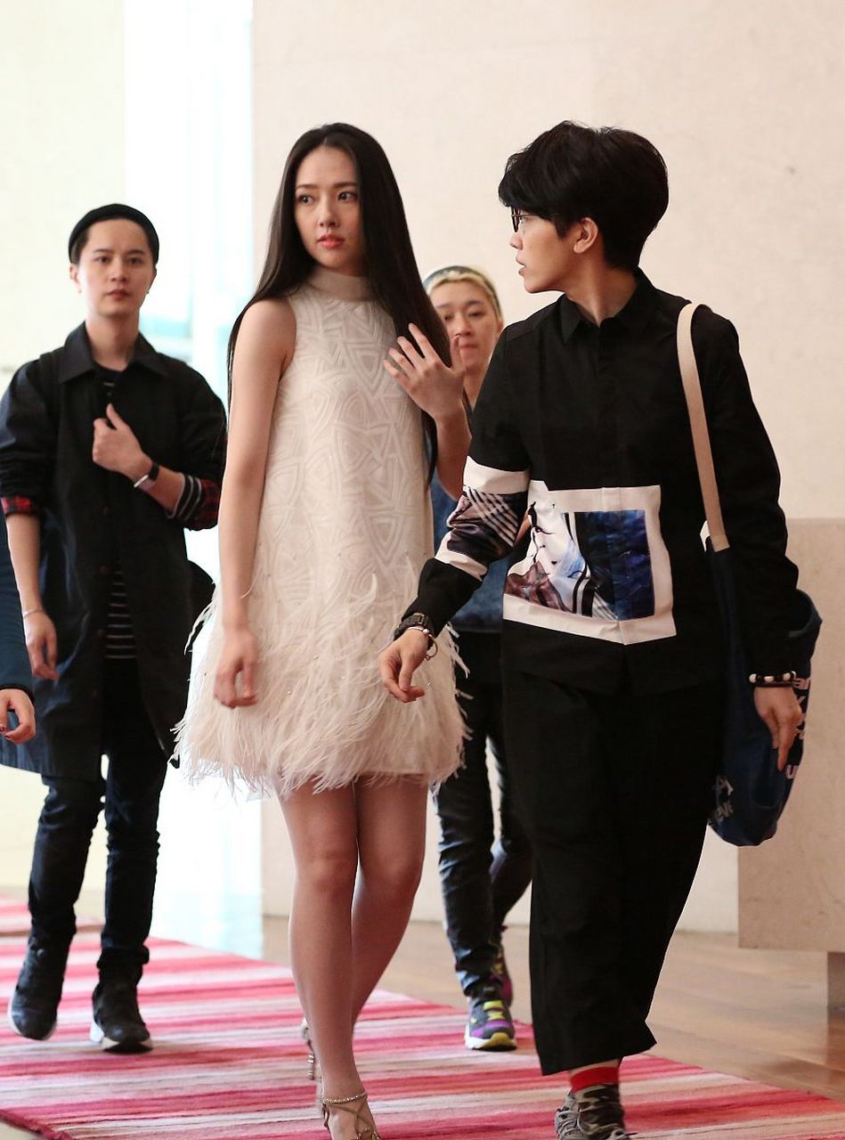 7月2日,miss韩懿莹发出了一段视频,针对此前她在社交平台上的言论