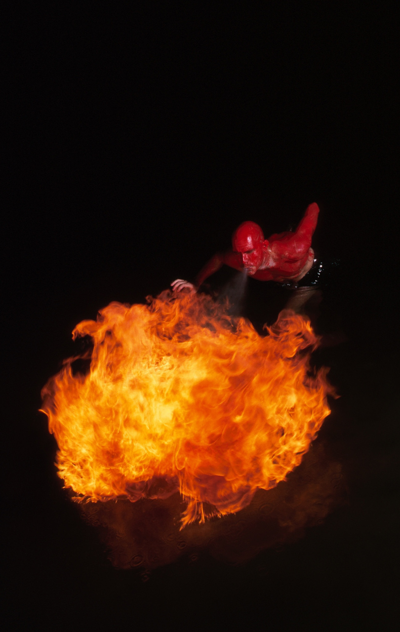 如同淬火一样,经历烈火焚烧的精练,心更加纯净,心中的爱和善就会激发