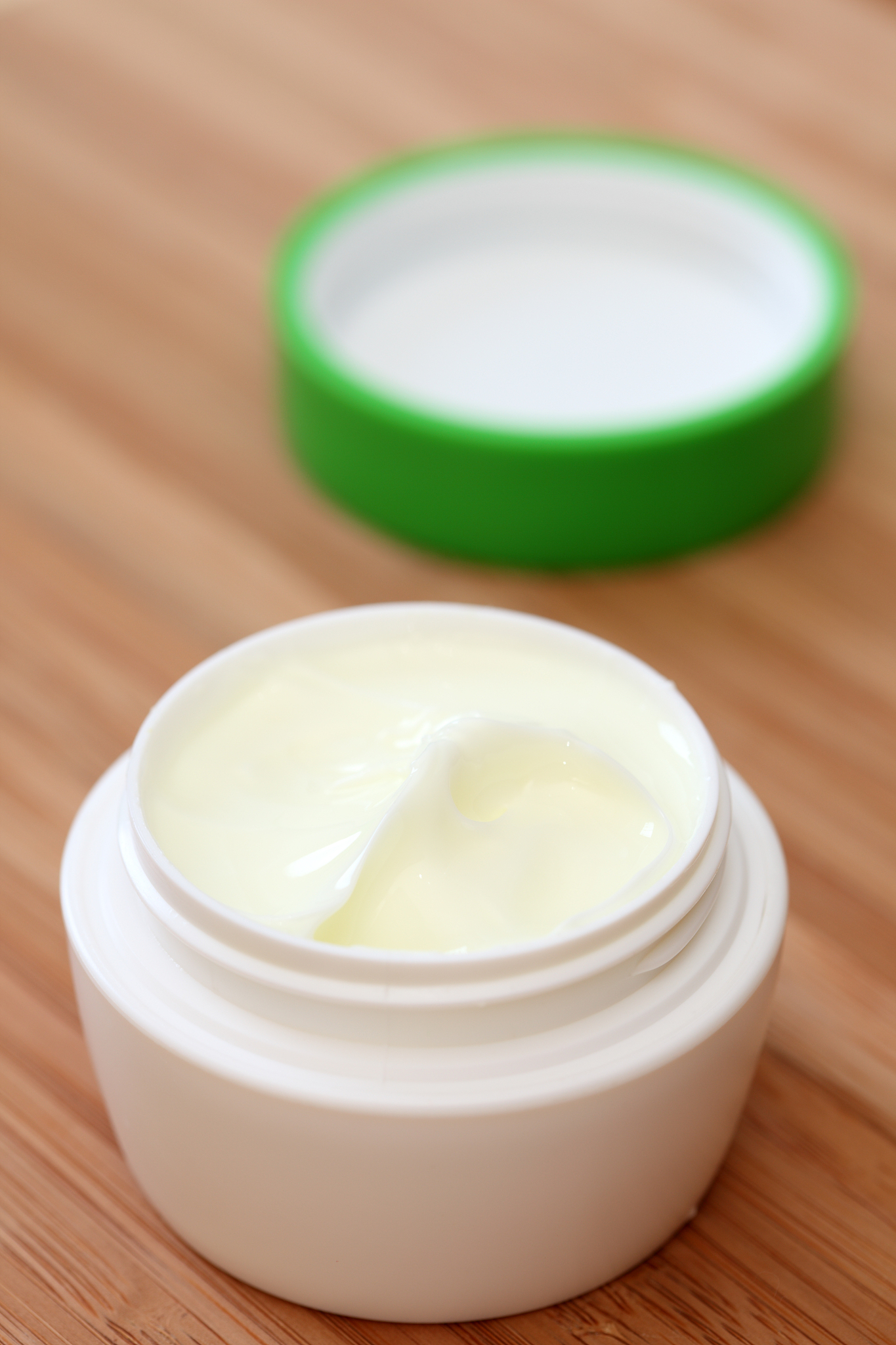 【缤肌凡士林绵羊油滋润霜140g】