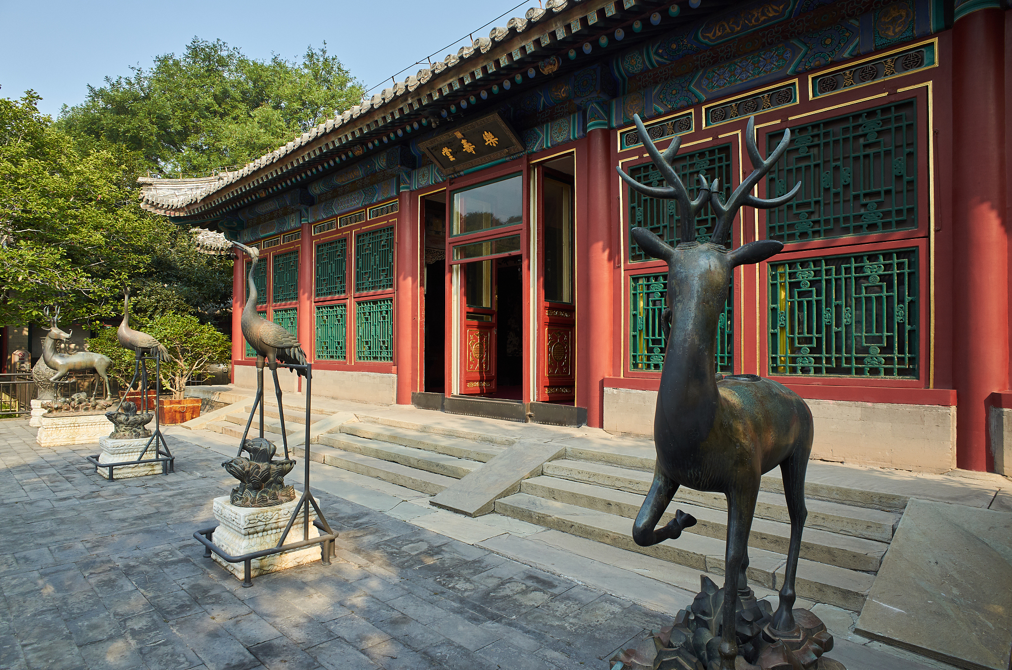 在北京这座历史与现代交织的城市中,公园不仅是市民休闲的好去处