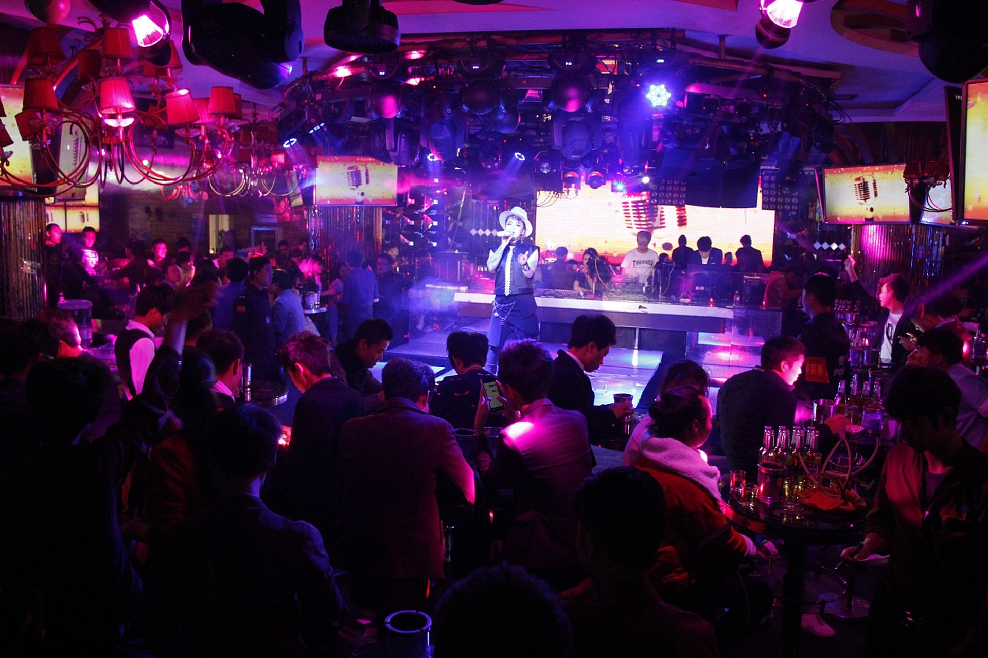 动态连更挑战#百乐门酒吧.  02在卡桑德拉.