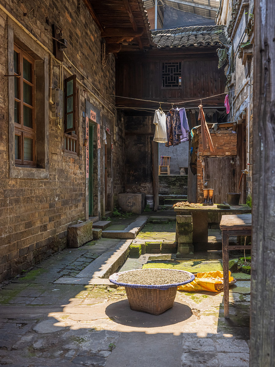 郴州板梁古村位于湖南省郴州市苏仙区,是一个风景如画的古村落.